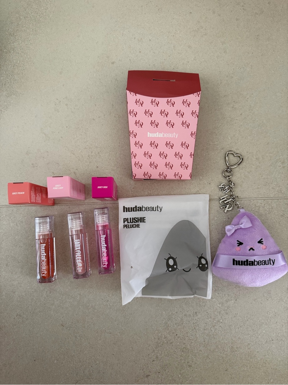 HUDA BEAUTY Purple Plushie Gift Set with Gloss Trio
